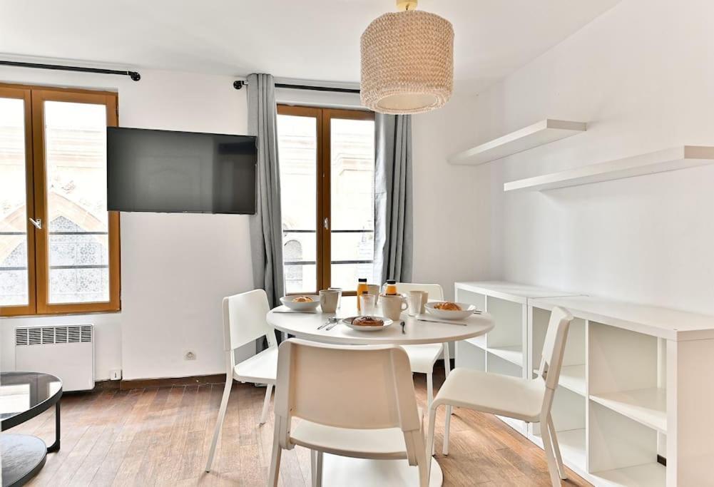 Appartement Paisible Et Central Rivoli París Exterior foto