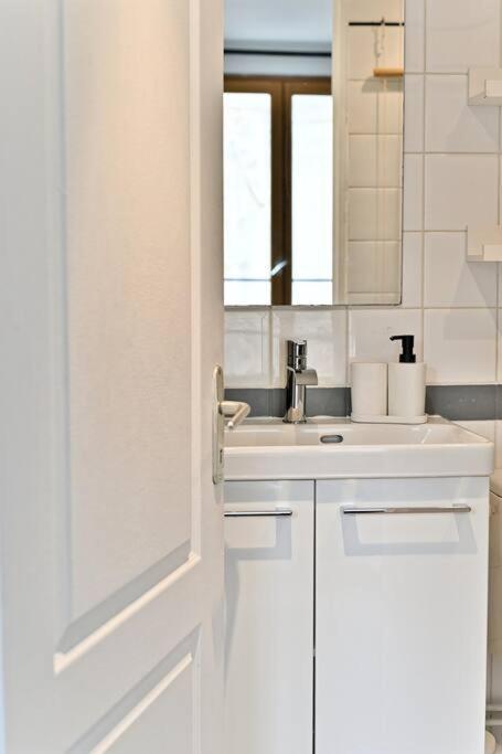 Appartement Paisible Et Central Rivoli París Exterior foto